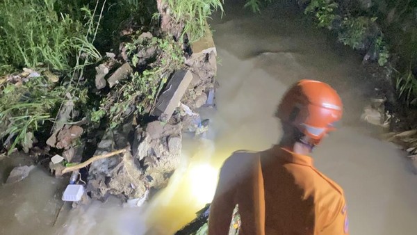 Tanggul Irigasi di Cimanggu Bogor Jebol gegara Kali Meluap