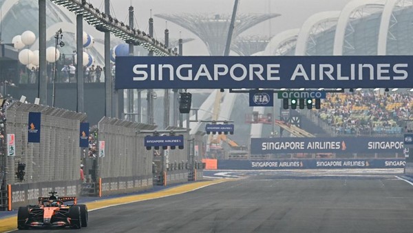 Kabut Asap Selimuti Singapura Saat Balapan Formula 1 Digelar