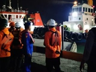 Satu orang Hilang Usai Kapal Kargo Muat Semen di Perairan Tuban Tenggelam