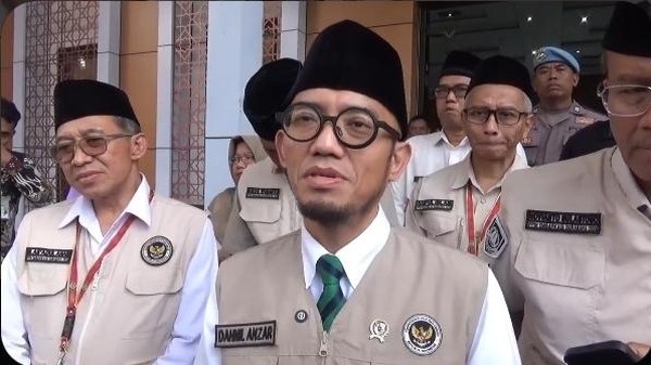 Kemenhaj Imbau Jemaah Umrah Hindari Transit Buntut Bandara Arab Diserang
