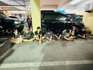 Gerebek Sarang Narkoba Kampung Berland, Polisi Amankan 8 Orang