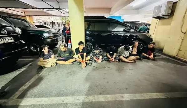 Gerebek Sarang Narkoba Kampung Berland, Polisi Amankan 8 Orang