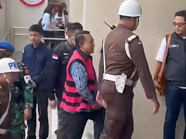 Sidang Perdana Eks Jampidsus, Jaksa Beberkan Suap Rp26 M dari Korporasi Terkait Blackout Mengalir ke Febrie