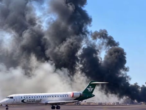 Houthi Serang Bandara Riyadh dan Abha, 3 Orang Tewas