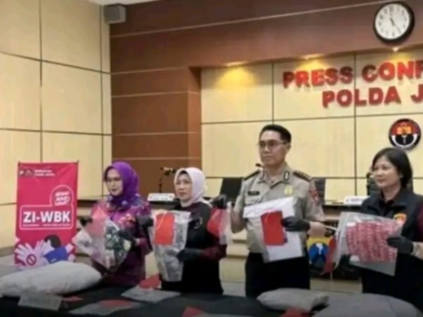 Paksa Korban Layani 10 Pria Sehari, Polisi Tangkap Pasutri Pelaku Kasus Eksploitasi Seks di Surabaya