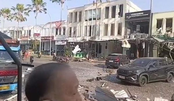 Geger! Ledakan Hebat Terjadi di Pakuwon City Surabaya, Sejumlah Rumah Kendaraan Hancur