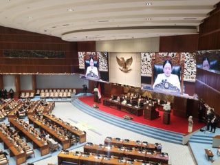 Tok! DPR Sahkan UU Perlindungan Ketenagakerjaan Baru