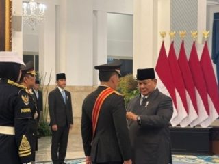 Jenderal Listyo Sigit Prabowo Dapat Penghargaan Bintang Mahaputera Adipurna dari Presiden